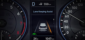 Система утримання автомобіля в смузі руху (LKA) в Hyundai Kona